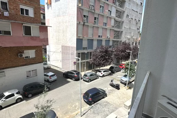 Shtepi me qera Apartament ne Tirane, 2+1, Mobilimi Bosh, pa mobiluar, Pagesa 60,000  Leke.