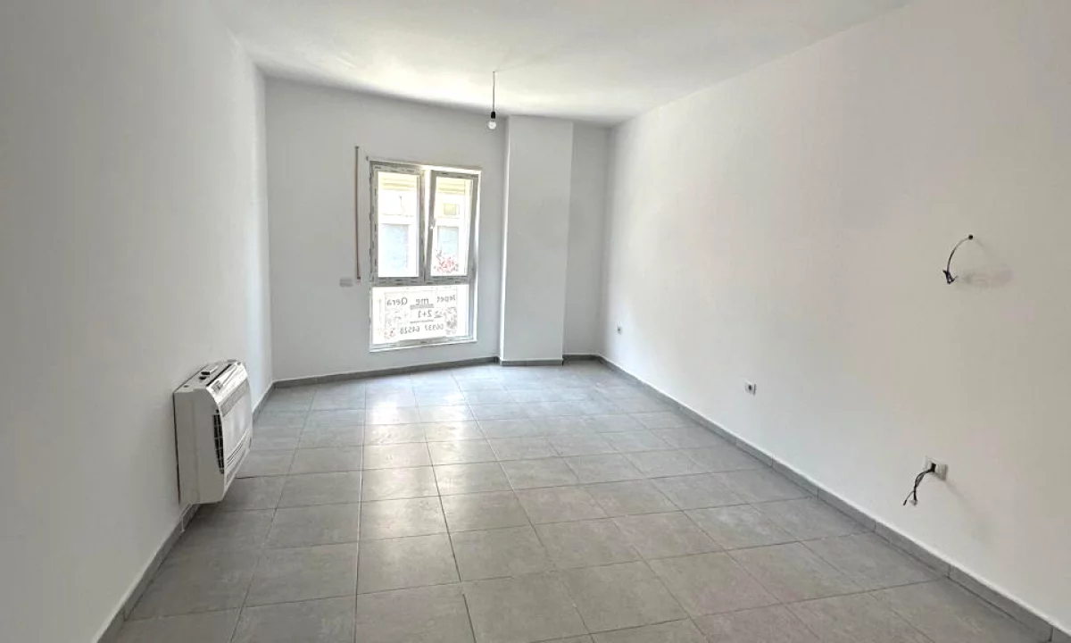 Shtepi me qera Apartament ne Tirane, 2+1, Mobilimi Bosh, pa mobiluar, Pagesa 60,000  Leke.