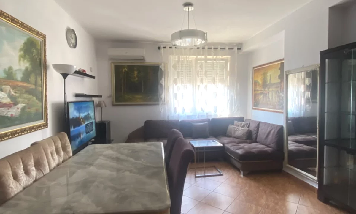 Shtepi me qera Apartament ne Tirane, 2+1, Mobilimi E mobiluar, Pagesa 65,000  Leke.