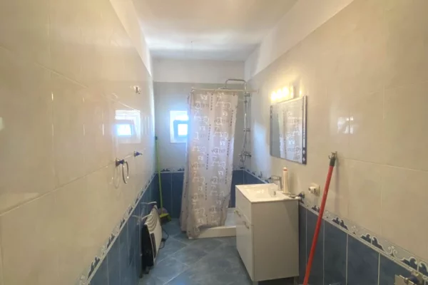 Shtepi me qera Apartament ne Tirane, 2+1, Mobilimi E mobiluar, Pagesa 65,000  Leke.