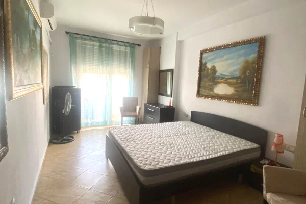 Shtepi me qera Apartament ne Tirane, 2+1, Mobilimi E mobiluar, Pagesa 65,000  Leke.