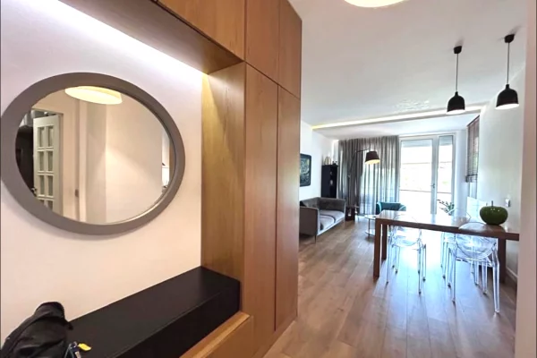 Shtepi me qera Apartament ne Tirane, 2+1, Mobilimi E mobiluar, Pagesa 1,000  Euro.
