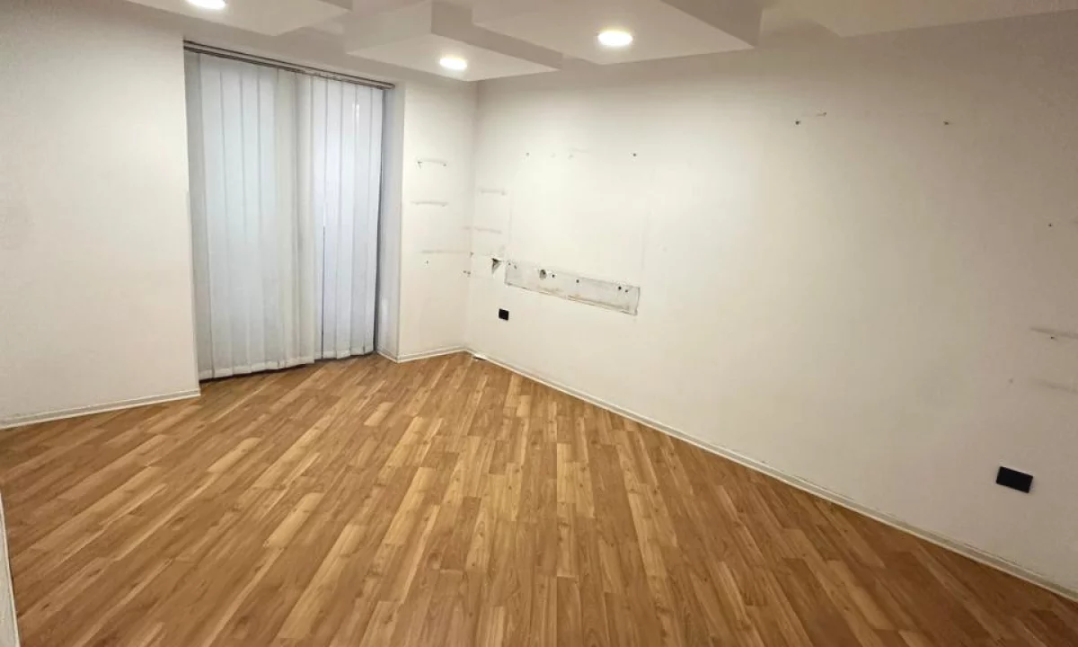 Shtepi me qera Apartament ne Tirane, 1+1, Mobilimi Bosh, pa mobiluar, Pagesa 75,000  Leke.