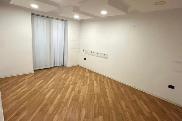 🏢✨ Jepet me Qira Apartament 1+1 – Kryqëzimi i 21 Dhjetorit ✨🏢