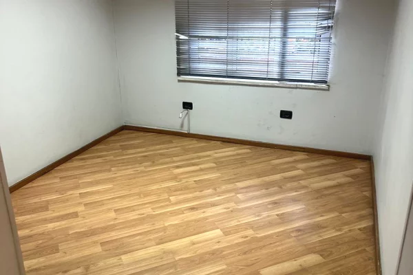 Shtepi me qera Apartament ne Tirane, 1+1, Mobilimi Bosh, pa mobiluar, Pagesa 75,000  Leke.