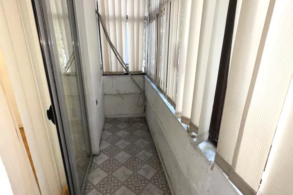 Shtepi me qera Apartament ne Tirane, 1+1, Mobilimi Bosh, pa mobiluar, Pagesa 75,000  Leke.