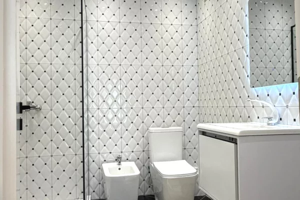 Shtepi ne shitje Apartament ne Tirane, 2+1, Mobilimi E mobiluar, Pagesa 16,500,000  Leke.