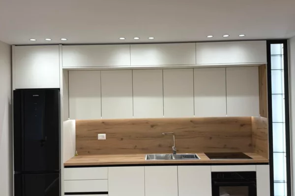 Shtepi ne shitje Apartament ne Tirane, 2+1, Mobilimi E mobiluar, Pagesa 16,500,000  Leke.