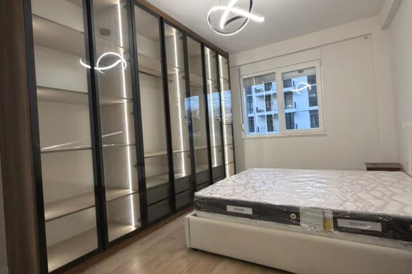 Shtepi me qera Apartament ne Tirane, 1+1, Mobilimi E mobiluar, Pagesa 800  Euro.