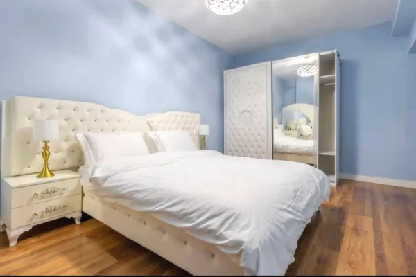 Shtepi me qera Apartament ne Tirane, 2+1, Mobilimi E mobiluar, Pagesa 1,000  Euro.