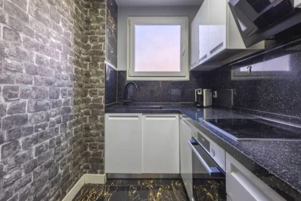Shtepi me qera Apartament ne Tirane, 2+1, Mobilimi E mobiluar, Pagesa 1,000  Euro.