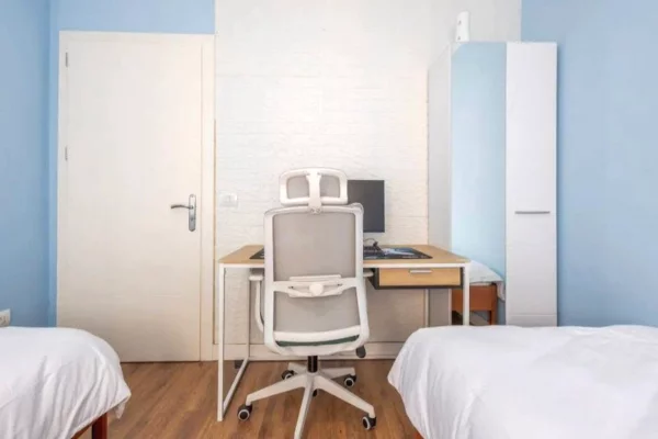 Shtepi me qera Apartament ne Tirane, 2+1, Mobilimi E mobiluar, Pagesa 1,000  Euro.