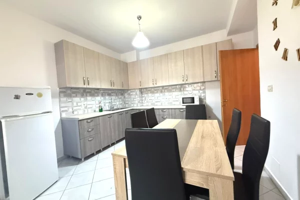 Shtepi me qera 1+1 ne Tirane - 45,000 Leke