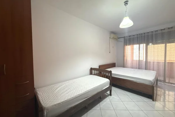 Shtepi me qera Apartament ne Tirane, 1+1, Mobilimi E mobiluar, Pagesa 45,000  Leke.