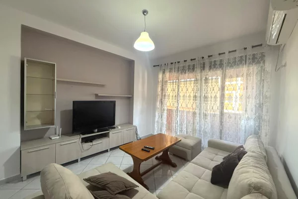 Shtepi me qera Apartament ne Tirane, 1+1, Mobilimi E mobiluar, Pagesa 45,000  Leke.