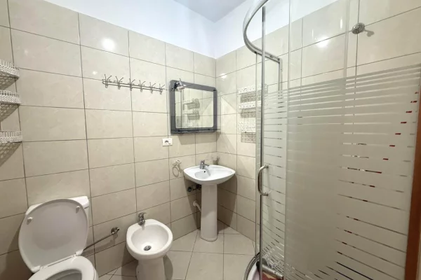 Shtepi me qera Apartament ne Tirane, 1+1, Mobilimi E mobiluar, Pagesa 45,000  Leke.