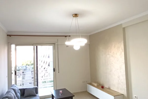 Shtepi me qera 1+1 ne Tirane - 50,000 Leke
