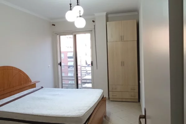 Shtepi me qera Apartament ne Tirane, 1+1, Mobilimi E mobiluar, Pagesa 50,000  Leke.