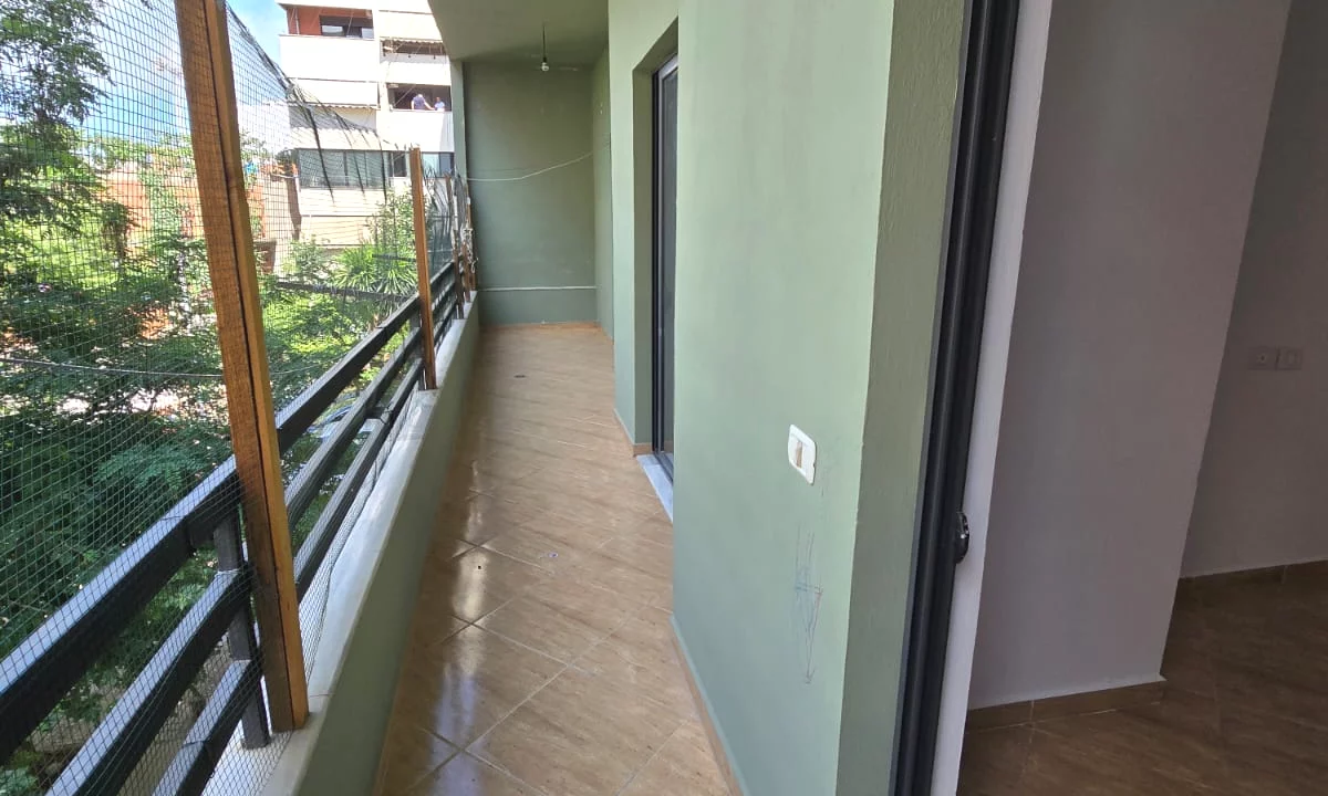 Shtepi me qera Apartament ne Tirane, 2+1, Mobilimi Bosh, pa mobiluar, Pagesa 40,000  Leke.