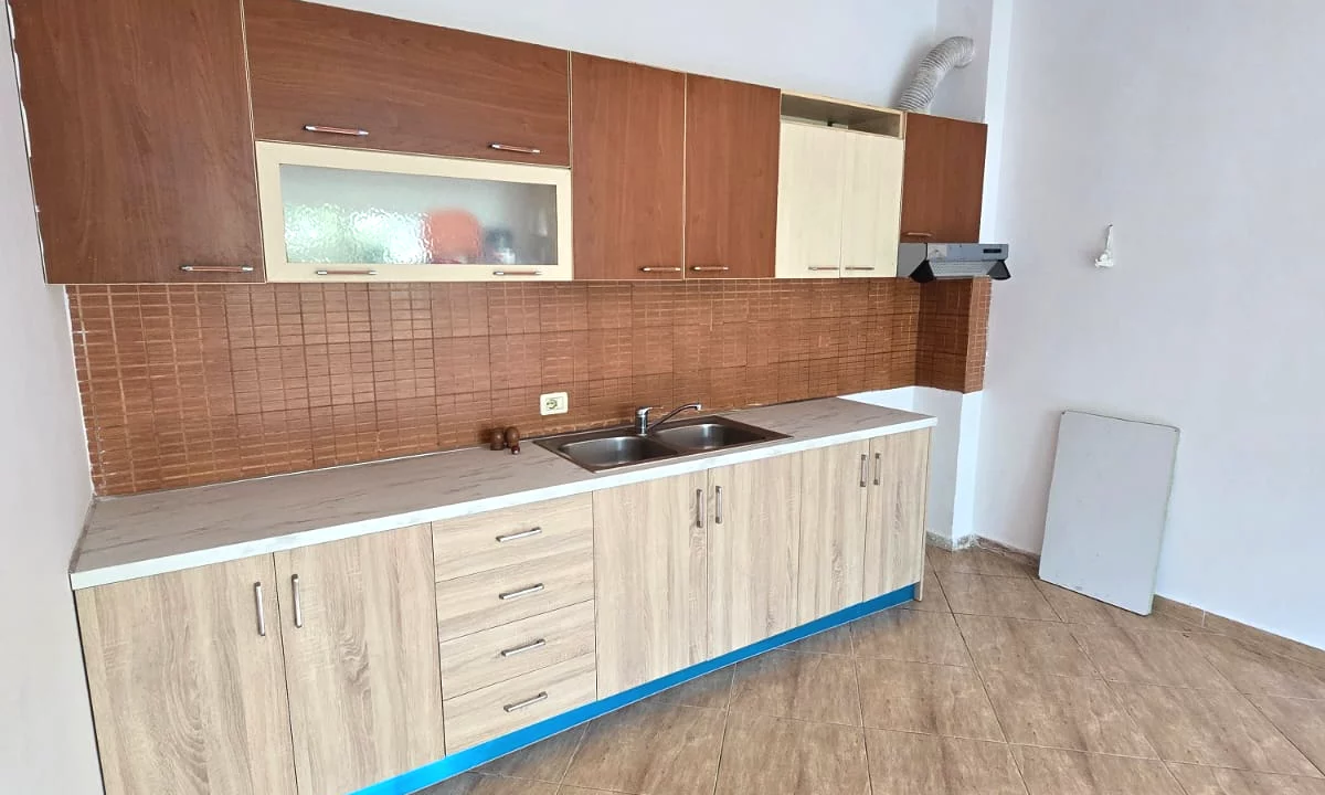 Apartment for rent in Tirana 2+1, Emty