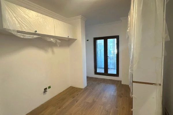 Shtepi ne shitje Apartament ne Tirane, 2+1, Mobilimi Bosh, pa mobiluar, Pagesa 290,000  Euro.