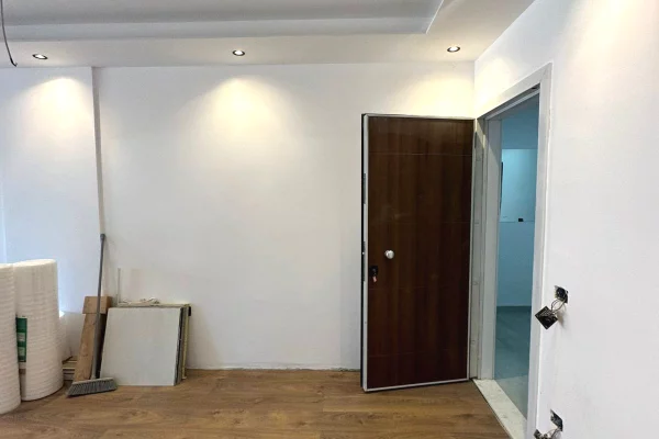 Shtepi ne shitje Apartament ne Tirane, 2+1, Mobilimi Bosh, pa mobiluar, Pagesa 290,000  Euro.