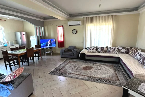 Shtepi ne shitje Shtepi Private ne Tirane, 3+1, Mobilimi Pjeserisht e mobiluar, Pagesa 280,000  Euro.