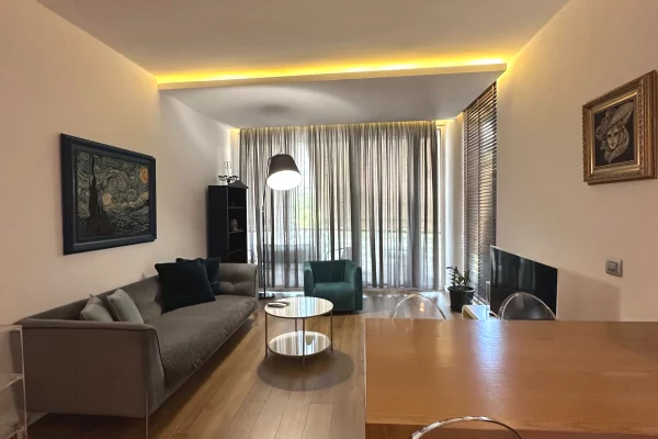 Shtepi me qera 2+1 ne Tirane - 1,000 Euro