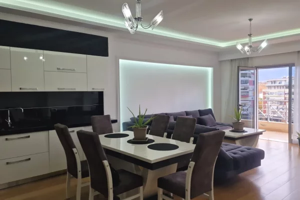 Shtepi me qera Apartament ne Tirane, 2+1, Mobilimi E mobiluar, Pagesa 90,000  Leke.