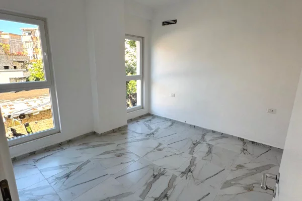 Shtepi me qera Apartament ne Tirane, 1+1, Mobilimi Bosh, pa mobiluar, Pagesa 40,000  Leke.