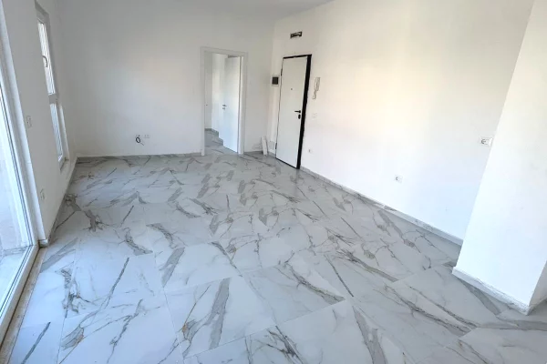 Shtepi me qera Apartament ne Tirane, 1+1, Mobilimi Bosh, pa mobiluar, Pagesa 40,000  Leke.