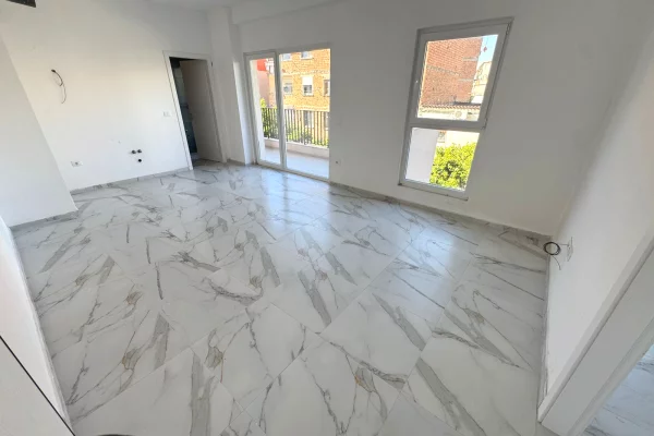 Shtepi me qera Apartament ne Tirane, 1+1, Mobilimi Bosh, pa mobiluar, Pagesa 40,000  Leke.