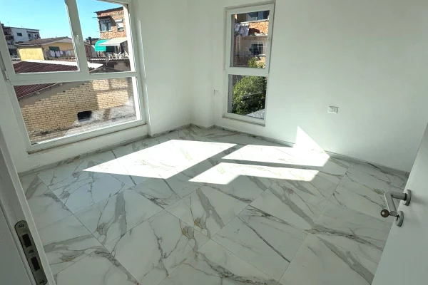 Shtepi me qera Apartament ne Tirane, 1+1, Mobilimi Bosh, pa mobiluar, Pagesa 40,000  Leke.