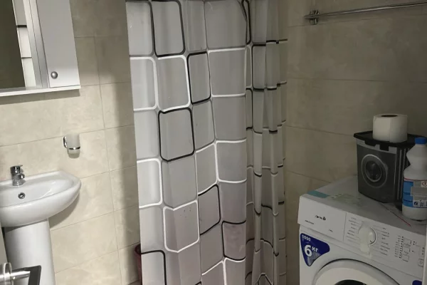 Shtepi me qera Apartament ne Tirane, 2+1, Mobilimi E mobiluar, Pagesa 55,000  Leke.