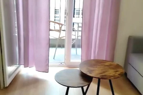 Shtepi me qera 1+1 ne Tirane - 40,000 Leke