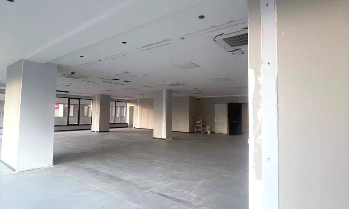 🏢✨ Ambient Komercial Premium me Qira tek Kompleksi Delijorgji, Tirane ✨🏢