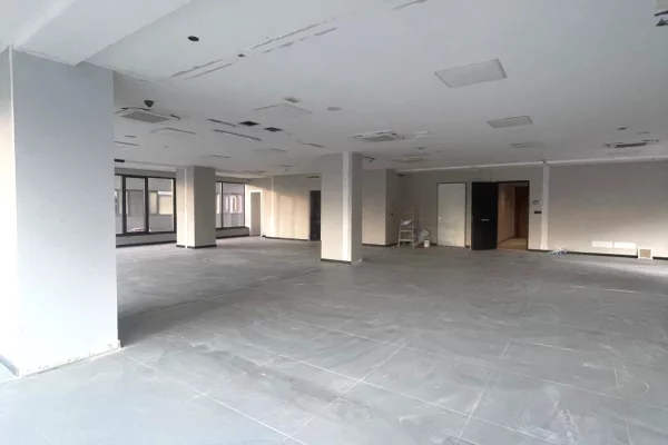 🏢✨ Ambient Komercial Premium me Qira tek Kompleksi Delijorgji, Tirane ✨🏢