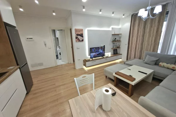Shtepi me qera Apartament ne Tirane, 1+1, Mobilimi E mobiluar, Pagesa 570  Euro.
