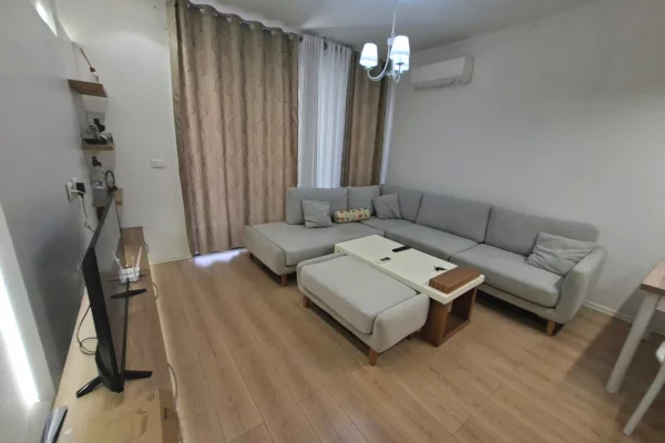 Shtepi me qera Apartament ne Tirane, 1+1, Mobilimi E mobiluar, Pagesa 570  Euro.
