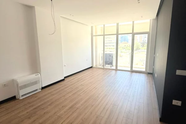 Ambient biznesi me qera 3+1 ne Tirane - 700 Euro