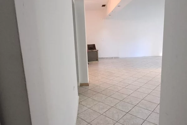 Ambient biznesi me qera 1+1 ne Tirane - 600 Euro