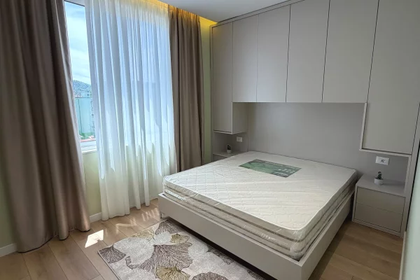 Shtepi ne shitje Apartament ne Tirane, 2+1, Mobilimi E mobiluar, Pagesa 235,000  Euro.