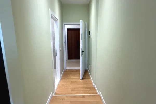 Shtepi ne shitje Apartament ne Tirane, 2+1, Mobilimi E mobiluar, Pagesa 225,000  Euro.