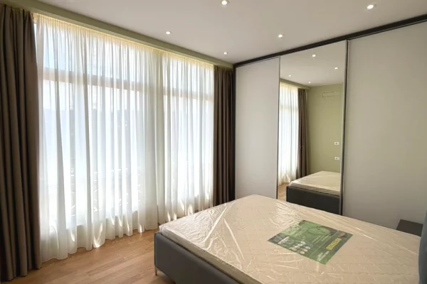 Shtepi ne shitje Apartament ne Tirane, 2+1, Mobilimi E mobiluar, Pagesa 225,000  Euro.