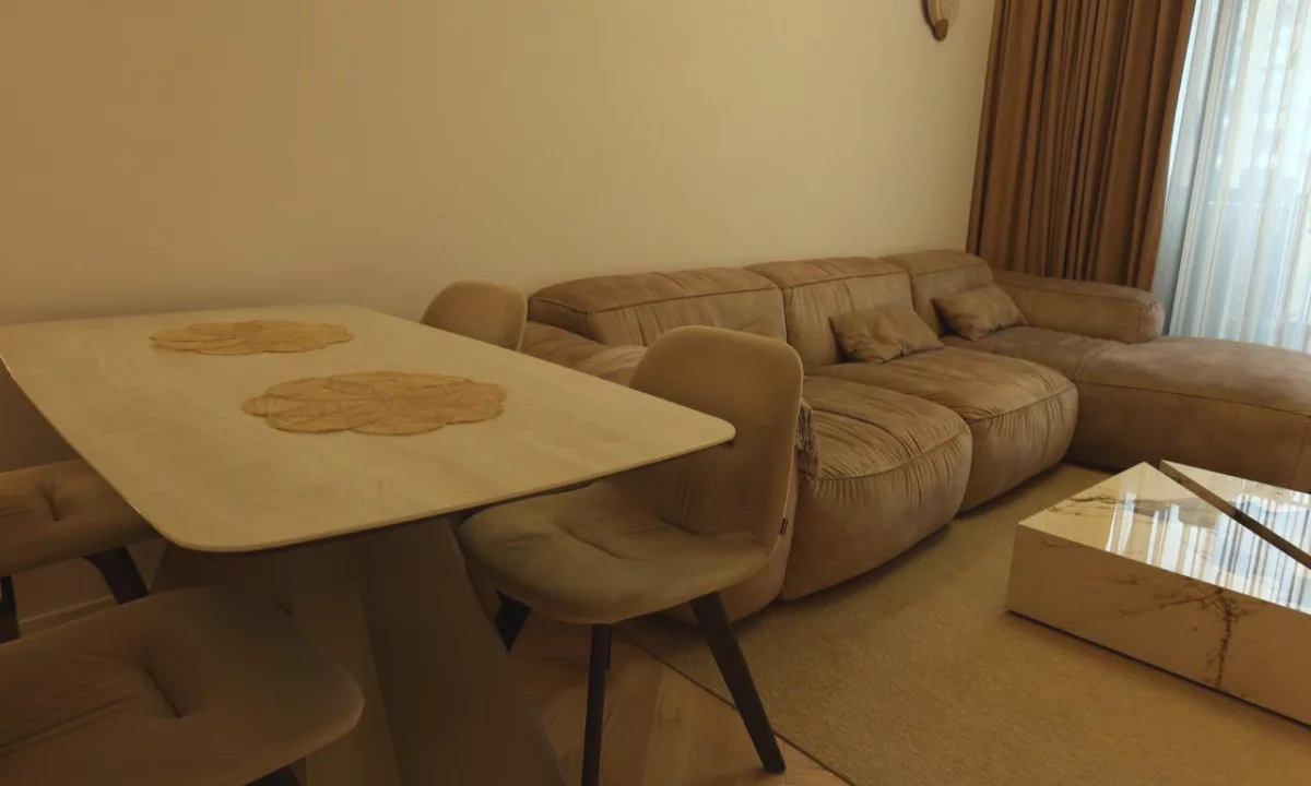 Shtepi ne shitje Apartament ne Tirane, 3+1, Mobilimi E mobiluar, Pagesa 700,000  Euro.