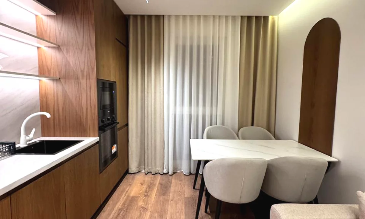 Shtepi me qera Apartament ne Tirane, 2+1, Mobilimi E mobiluar, Pagesa 800  Euro.