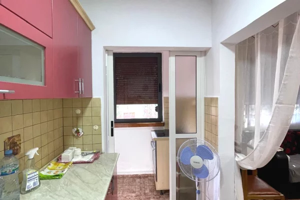 Shtepi me qera Apartament ne Tirane, 1+1, Mobilimi E mobiluar, Pagesa 45,000  Leke.