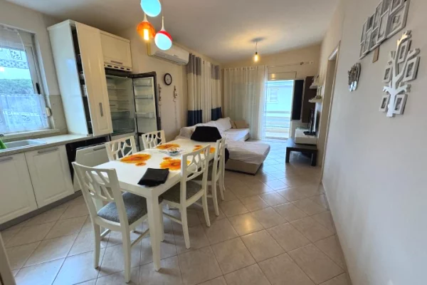 Shtepi ne shitje Apartament ne Durres, 2+1, Mobilimi E mobiluar, Pagesa 200,000  Euro.