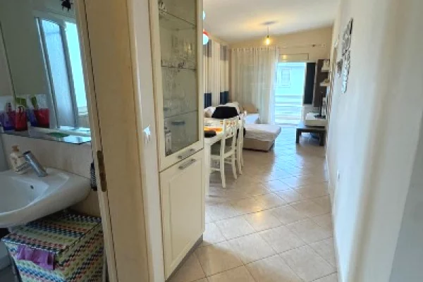 Shtepi ne shitje Apartament ne Durres, 2+1, Mobilimi E mobiluar, Pagesa 200,000  Euro.