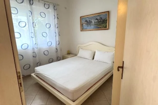 Shtepi ne shitje Apartament ne Durres, 2+1, Mobilimi E mobiluar, Pagesa 200,000  Euro.